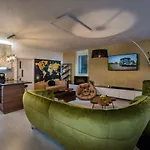 Apartmanica Triangel 103 *