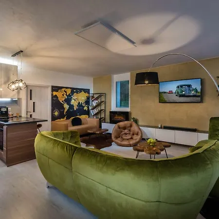 Apartmanica Triangel 103 *