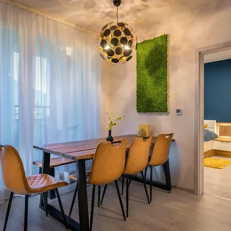 Apartmanica Triangel 103 Apartman Dóval